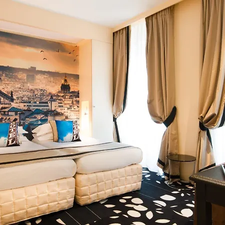 Ile De France Opera Hotel