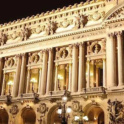 Ile De France Opera Hotel