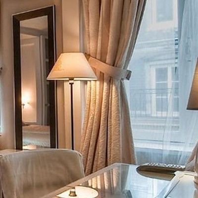 Ile De France Opera Hotel